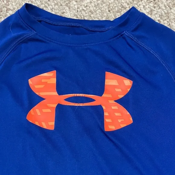 Under Armour T-Shirt Collection in Blue, Green, Red, and Gray - Picture 2 of 5
